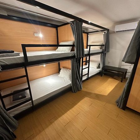 The Cute Silom Hostel Бангкок Екстер'єр фото