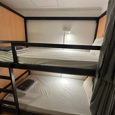 The Cute Silom Hostel Бангкок Екстер'єр фото