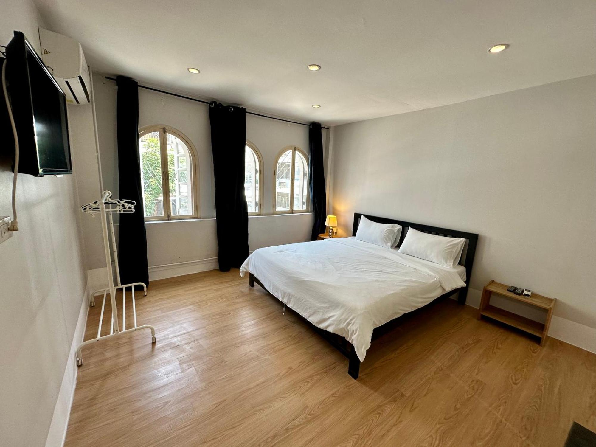 The Cute Silom Hostel Бангкок Екстер'єр фото