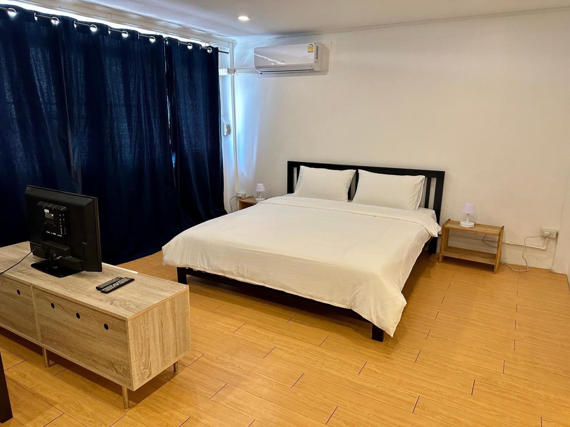 The Cute Silom Hostel Бангкок Екстер'єр фото