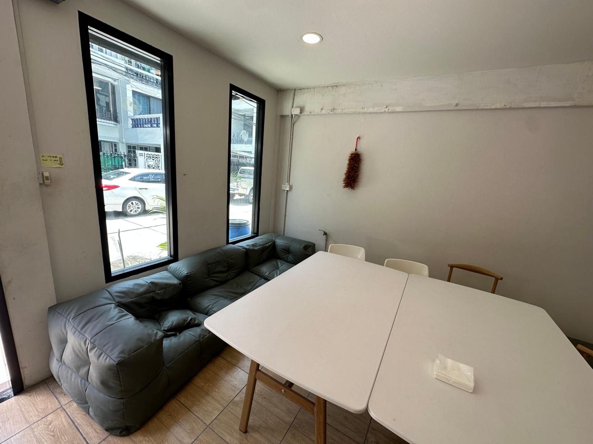 The Cute Silom Hostel Бангкок Екстер'єр фото
