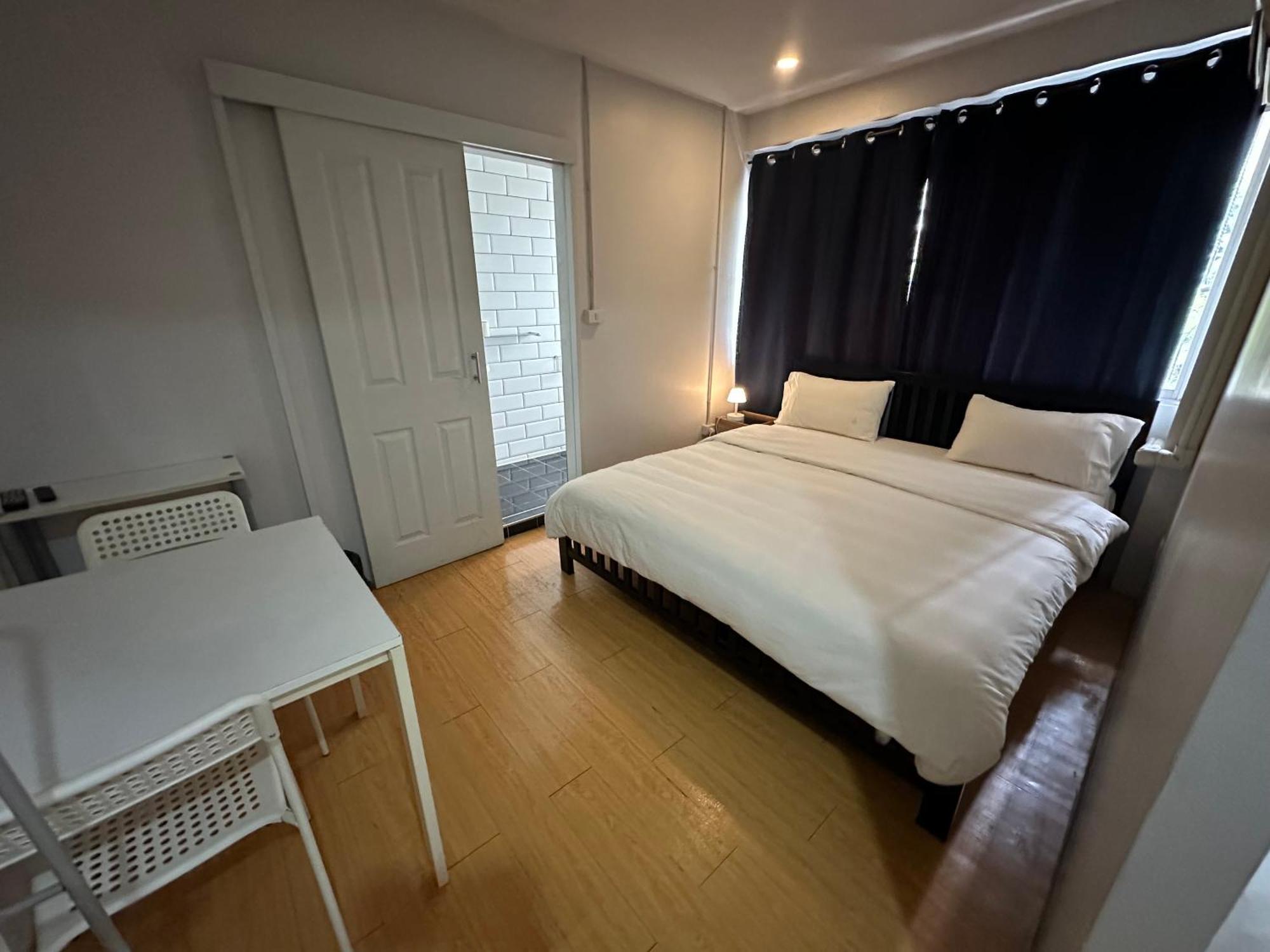 The Cute Silom Hostel Бангкок Екстер'єр фото